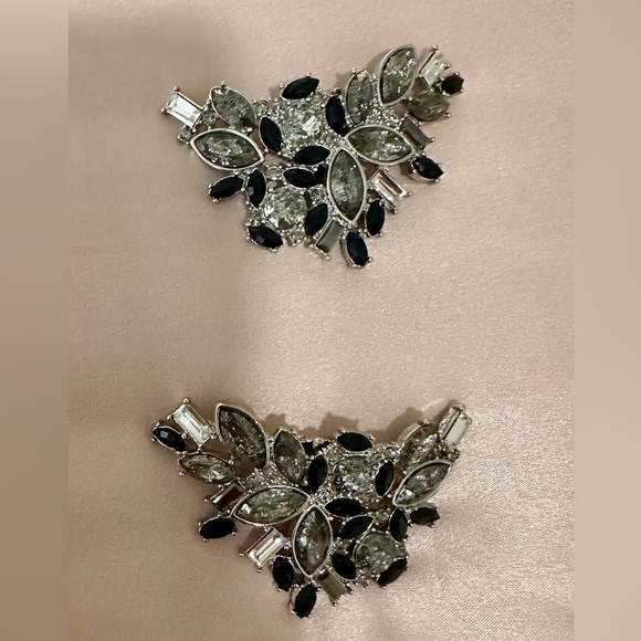 White House Black Market Jewelry Clips - Picture 7 of 7